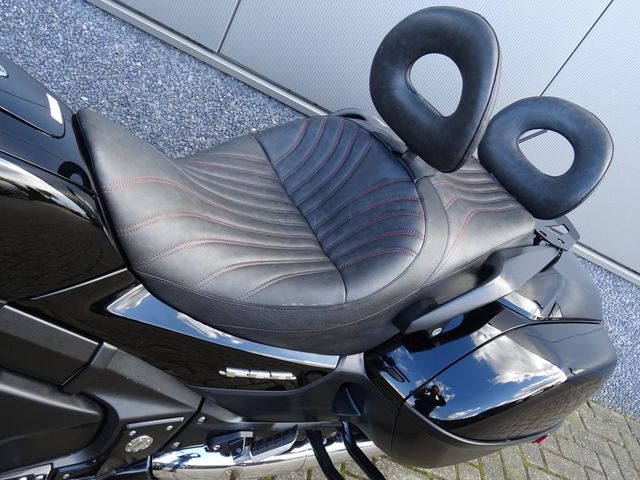 honda - gl-1800-goldwing-f6b