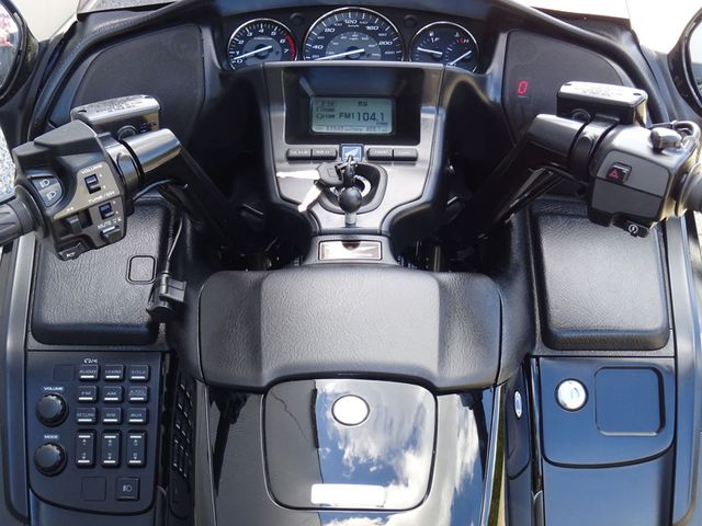 honda - gl-1800-goldwing-f6b