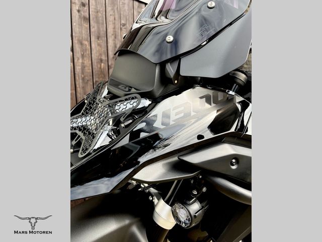 bmw - r-1300-gs-triple-black
