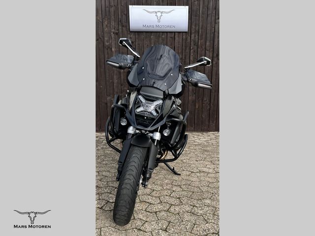 bmw - r-1300-gs-triple-black