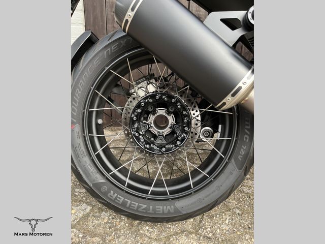 bmw - r-1300-gs-triple-black