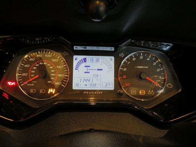peugeot - metropolis-400
