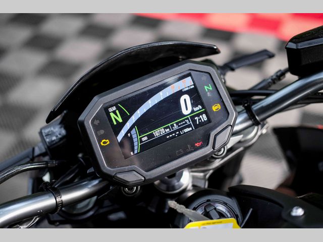 kawasaki - z900