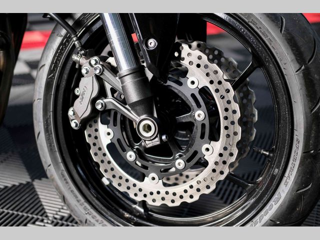kawasaki - z900