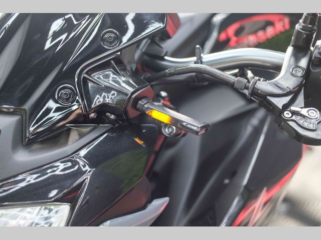 kawasaki - z900