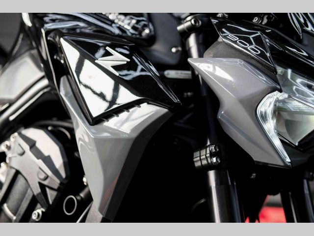 kawasaki - z900