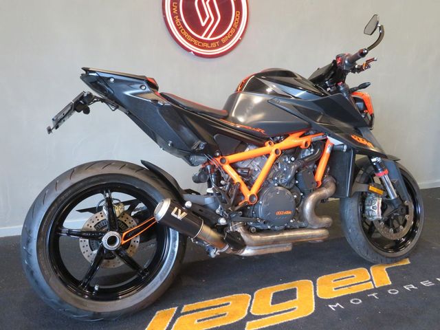 ktm - 1290-super-duke-r