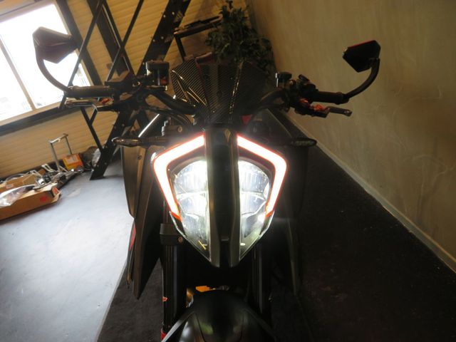 ktm - 1290-super-duke-r