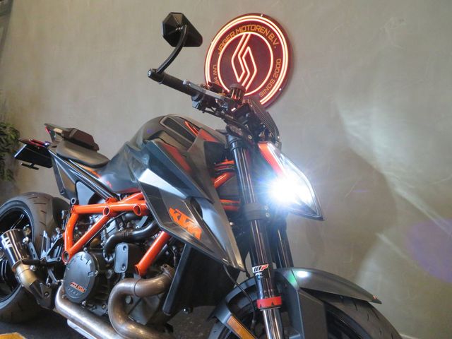 ktm - 1290-super-duke-r