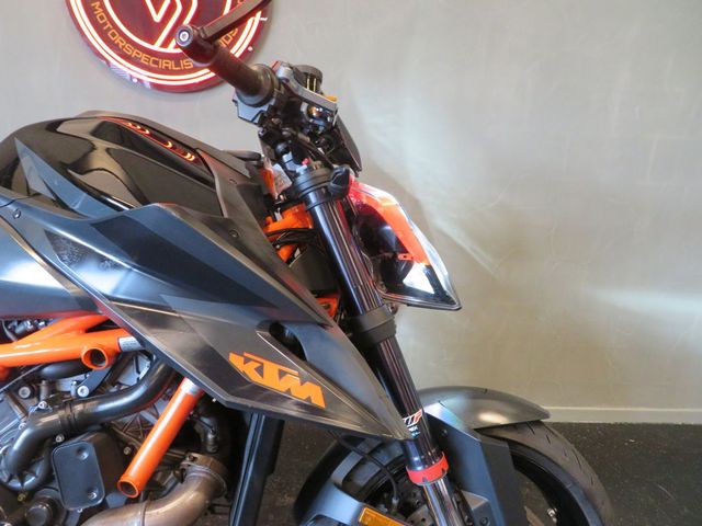 ktm - 1290-super-duke-r