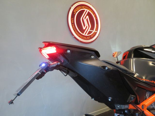 ktm - 1290-super-duke-r