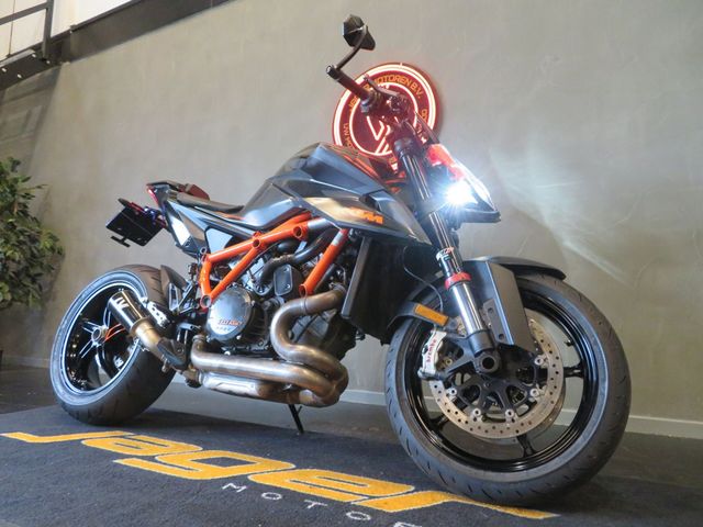 ktm - 1290-super-duke-r