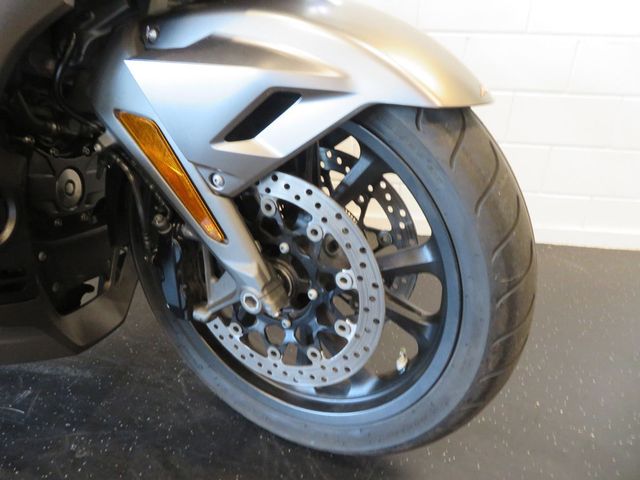 honda - gl-1800-goldwing-bagger