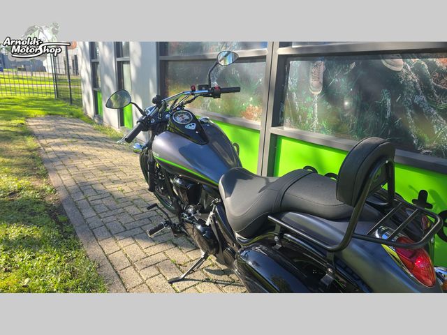 kawasaki - vn-900-custom