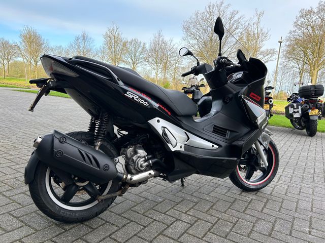 aprilia - sr-max-300-ie
