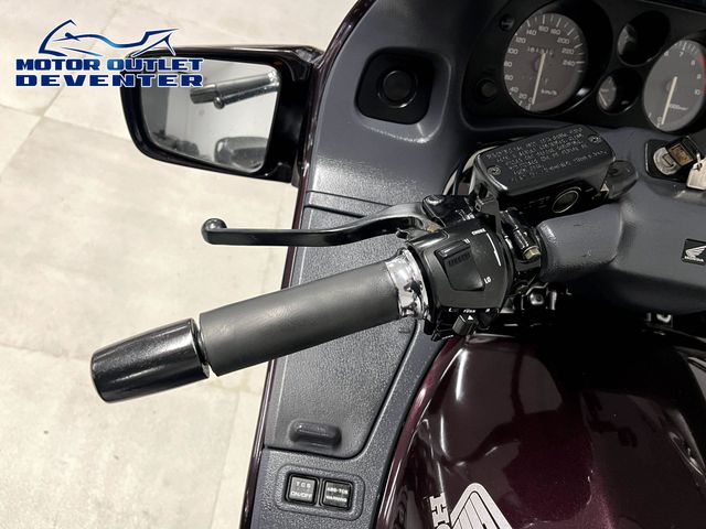 honda - st-1100-pan-european-abs-tcs