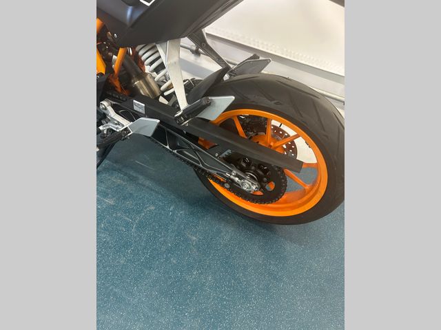 ktm - 390-duke