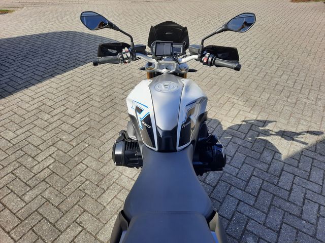 bmw - r-1200-r-abs
