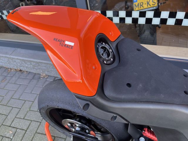 ktm - 1190-rc-8