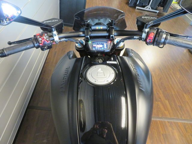 ducati - diavel-1260-s