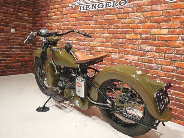 harley-davidson - model-r-750