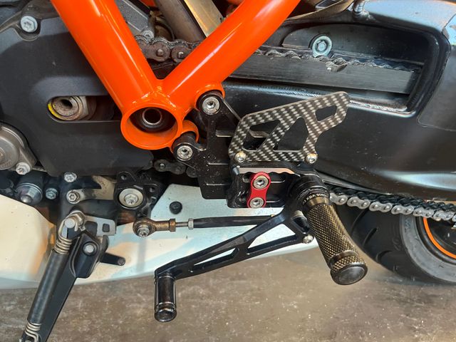 ktm - 1190-rc-8-r