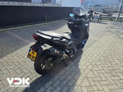 YAMAHA TMAX 560 – foto 4