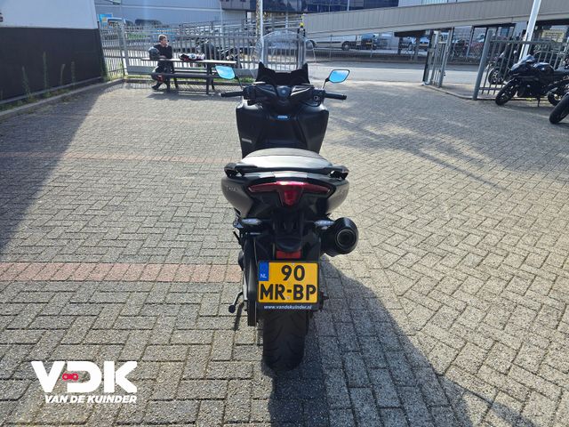 yamaha - tmax-560