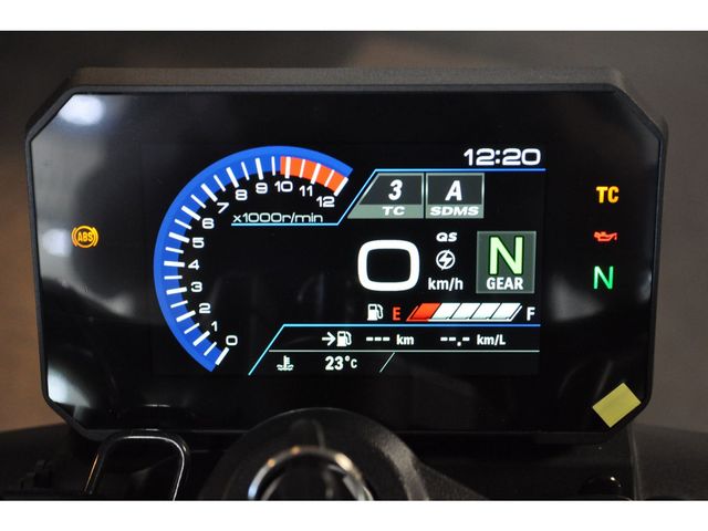 suzuki - gsx-8t