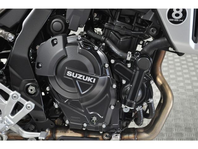 suzuki - gsx-8t