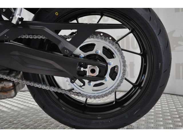 suzuki - gsx-8t