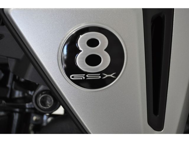 suzuki - gsx-8t