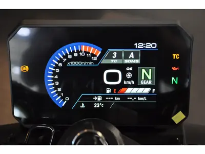 SUZUKI GSX-8T – foto 3