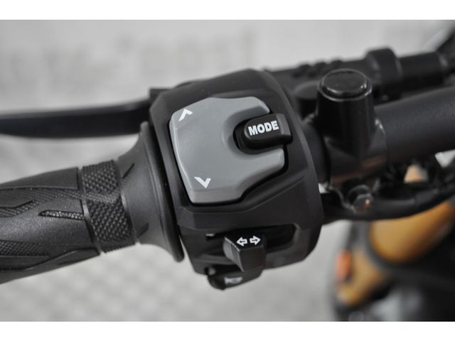suzuki - gsx-8t