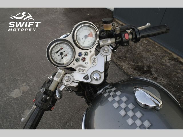 triumph - thruxton-900