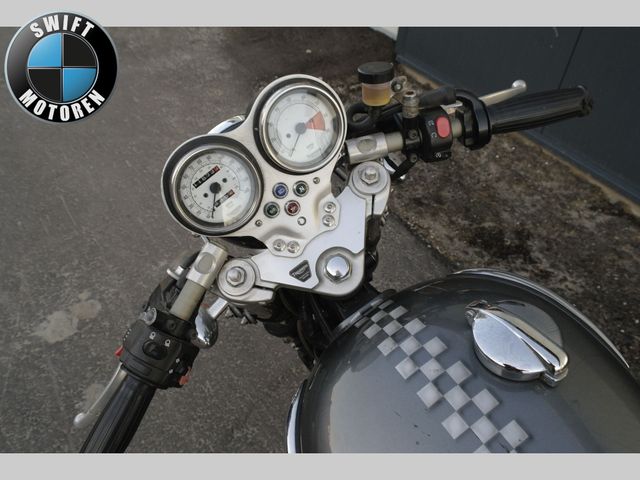 triumph - thruxton-900
