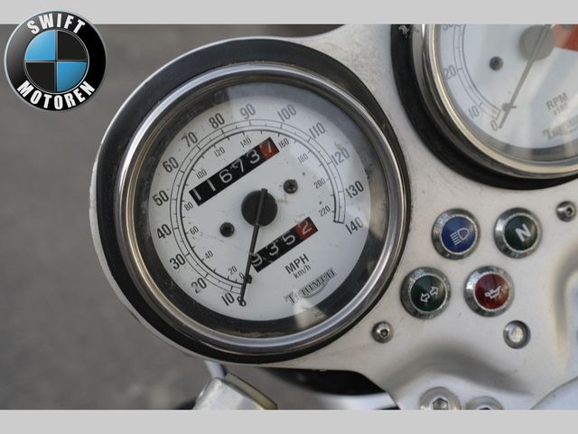 triumph - thruxton-900