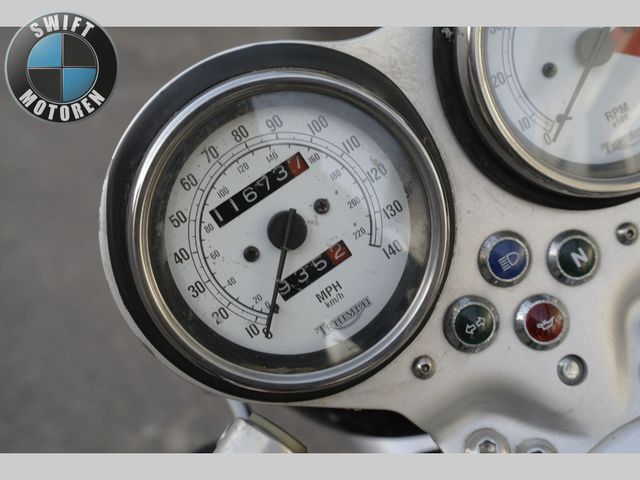 triumph - thruxton-900