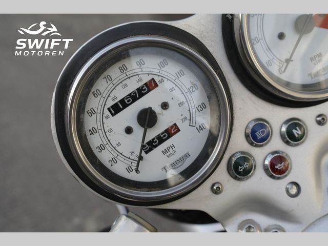 triumph - thruxton-900