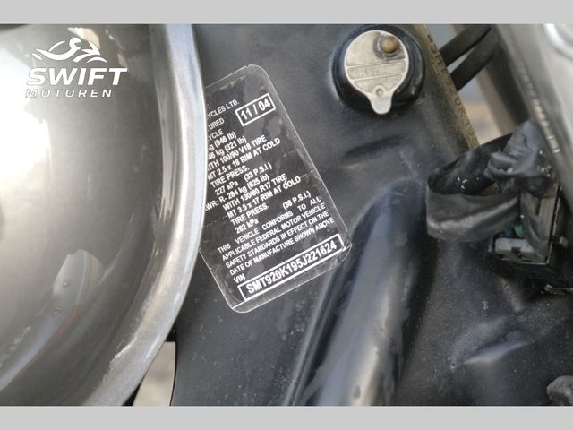 triumph - thruxton-900