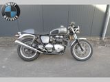 TRIUMPH THRUXTON 900