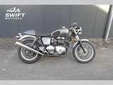 TRIUMPH THRUXTON 900