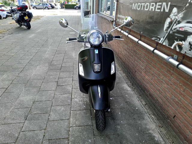vespa - gts-300-super-sport