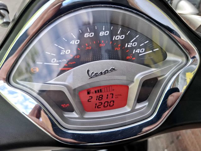 vespa - gts-300-super-sport