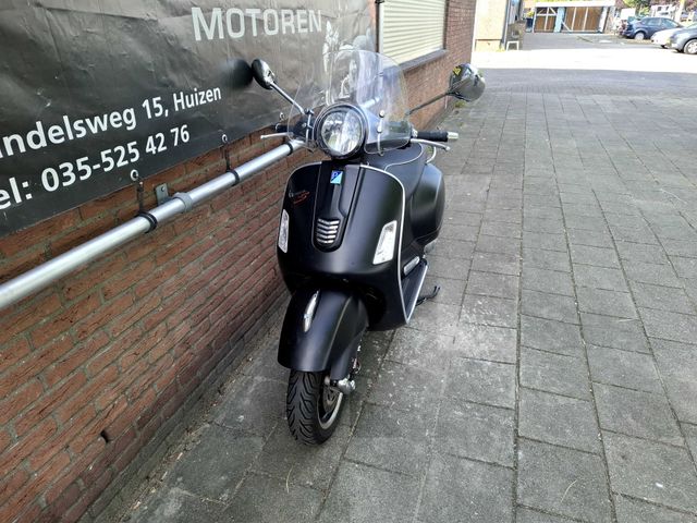 vespa - gts-300-super-sport