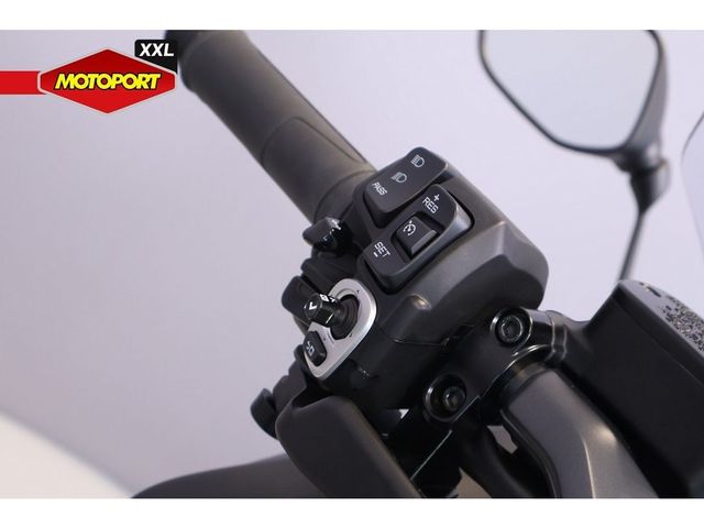 yamaha - tmax-tech-max-560