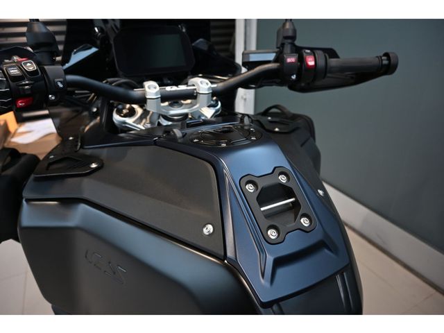 bmw - r-1300-gs-adventure