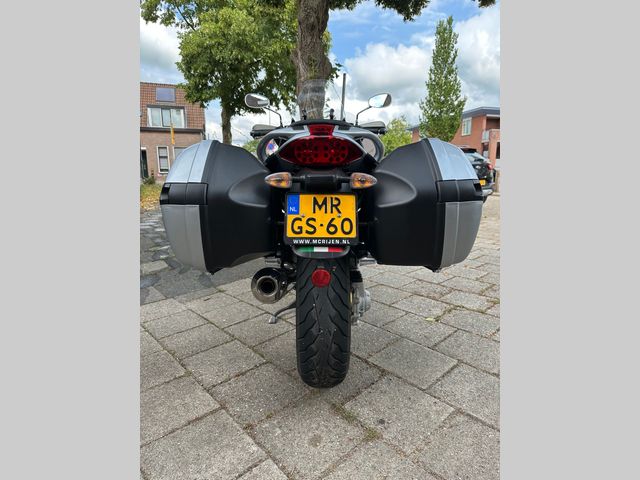 moto-guzzi - norge-1200-gt