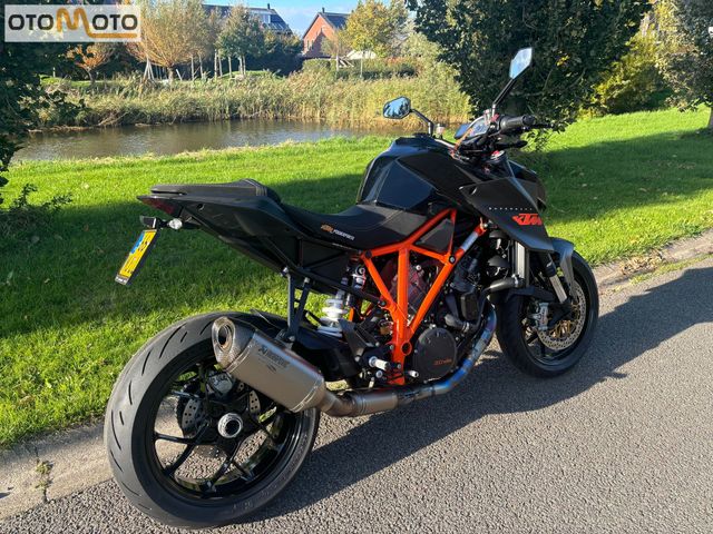 ktm - 1290-super-duke-r