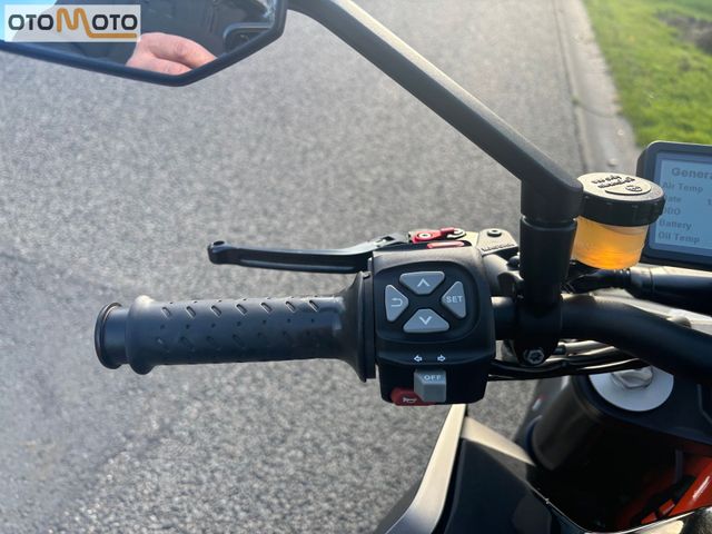 ktm - 1290-super-duke-r